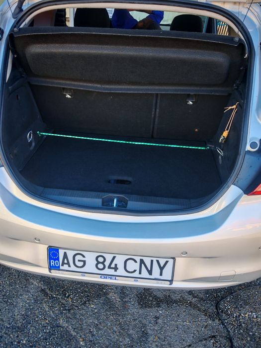 Opel Corsa 1.4, automat cu GPL