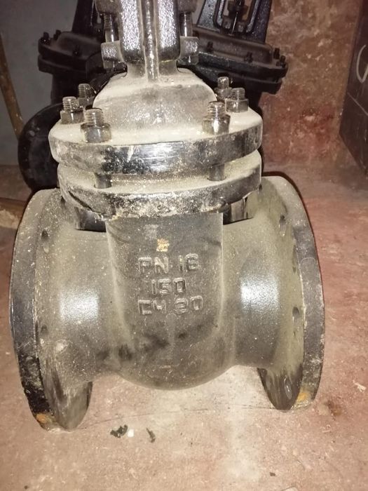 Задвижка продаётся