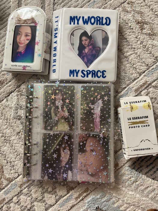 Продаю 3 биндера кпоп карт,за три биндера и колоду карт 3000тг.