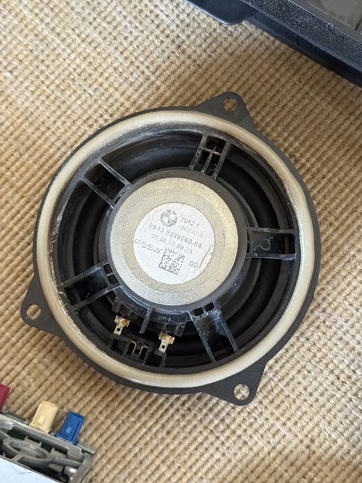 Sistem audio complet BMW F30 F31 F34 – subwoofere + difuzoare + HU OEM