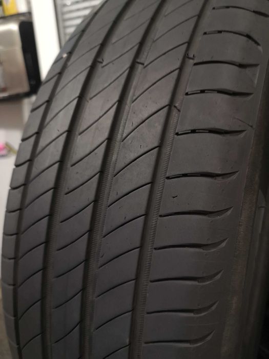 4бр 215/65/17 MICHELIN 6,5мм грайфер дот:21г +++