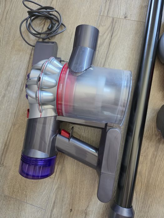 Aspirator vertical Dyson V8 Absolute