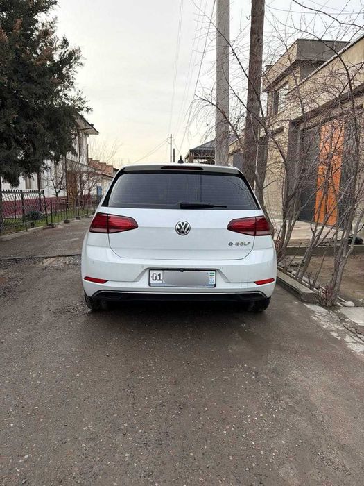 СРОЧНО! Volkswagen e-Golf 2020 — отличное состояние