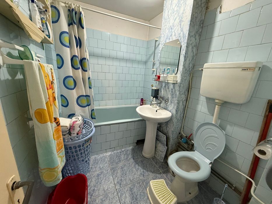 Apartament 3 camere decomandat Craiovita Noua