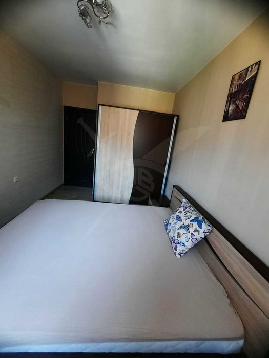 Продава се Тристаен апартамент в Пловдив, Южен - 70 кв.м за 1170 €/кв.м - Снимка #1