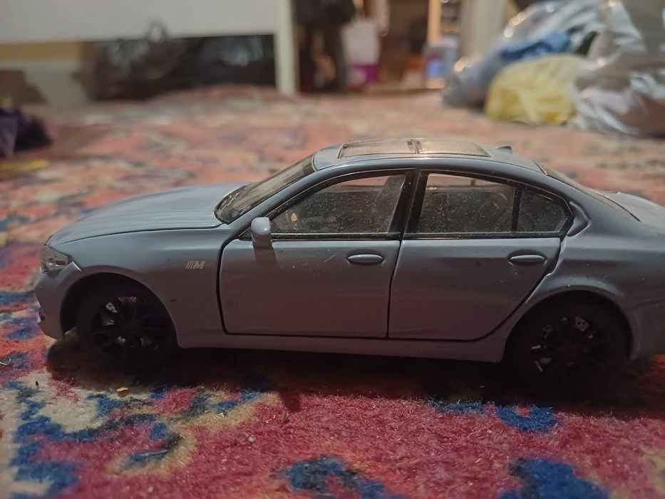 Машинка калекционая