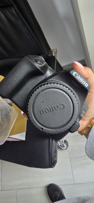 Canon 250D EF-S18-55IS STM