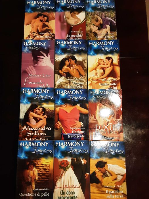 Carti diverse, in italiana, spaniola, germana, franceza, engleza