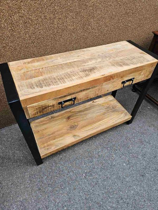 Шкаф от мангово дърво