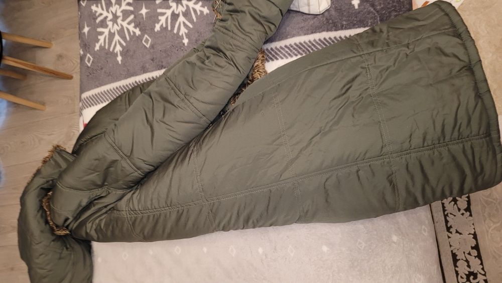 Haina dama groasa marime M cu glugă, lunga