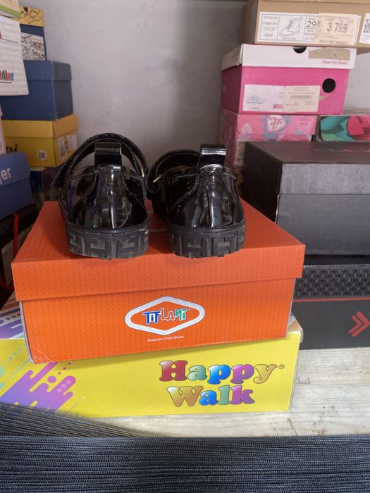 Школьные туфли Tiflani