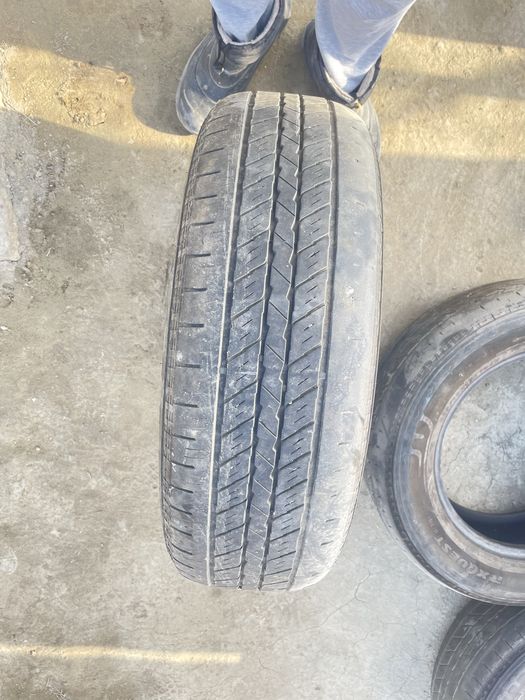 Шины 235/65/R17.