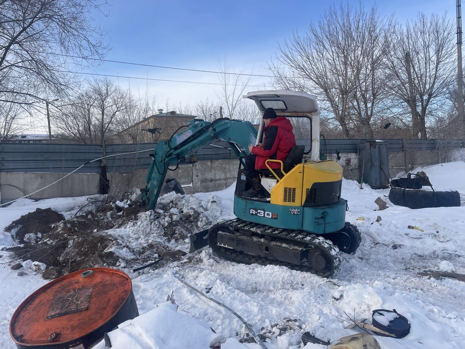 Мини экскаватор ямобур гидромолот