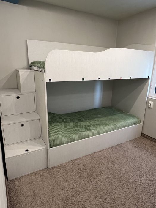 Двуетажно легло + шкафчета + матрак