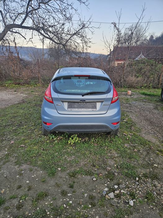 Vând Ford fiesta defect