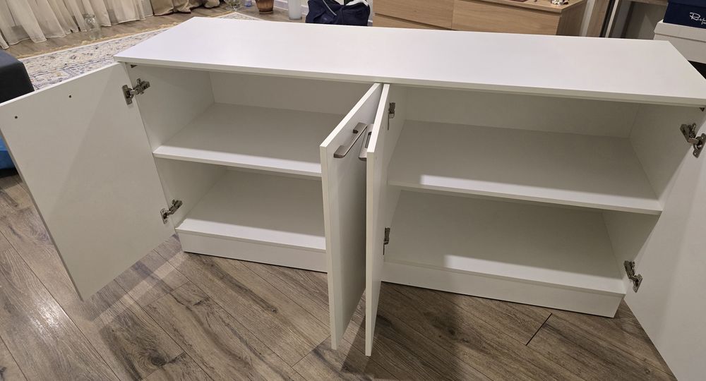 Комод белый с распашными дверьми