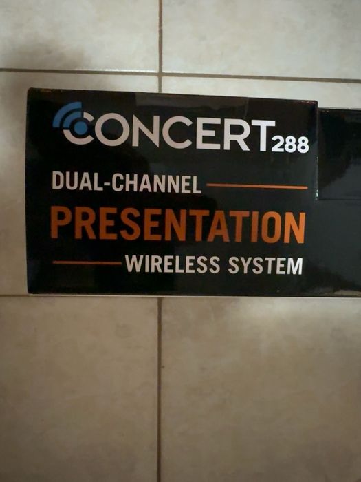 Samson Concert 288 Presentation Wireless Dual Headset Lavaliera UHF Profesional Nou Sigilat 2 bodypack-uri 2 microfoane headset HS5 2 lavaliere LM5