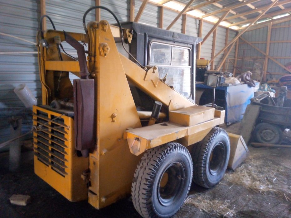 Mini pogruzchik sotiladi bobcat