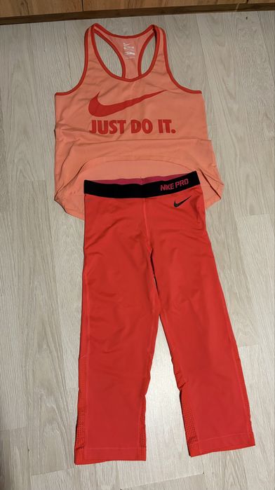 Спортен комплект на Nike