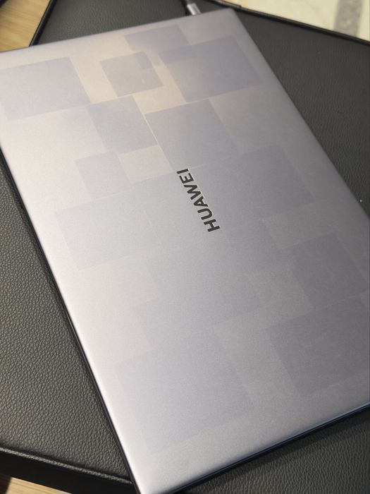 Huawei Matebook d14 AMD Ryzen 5 4500u 8/512