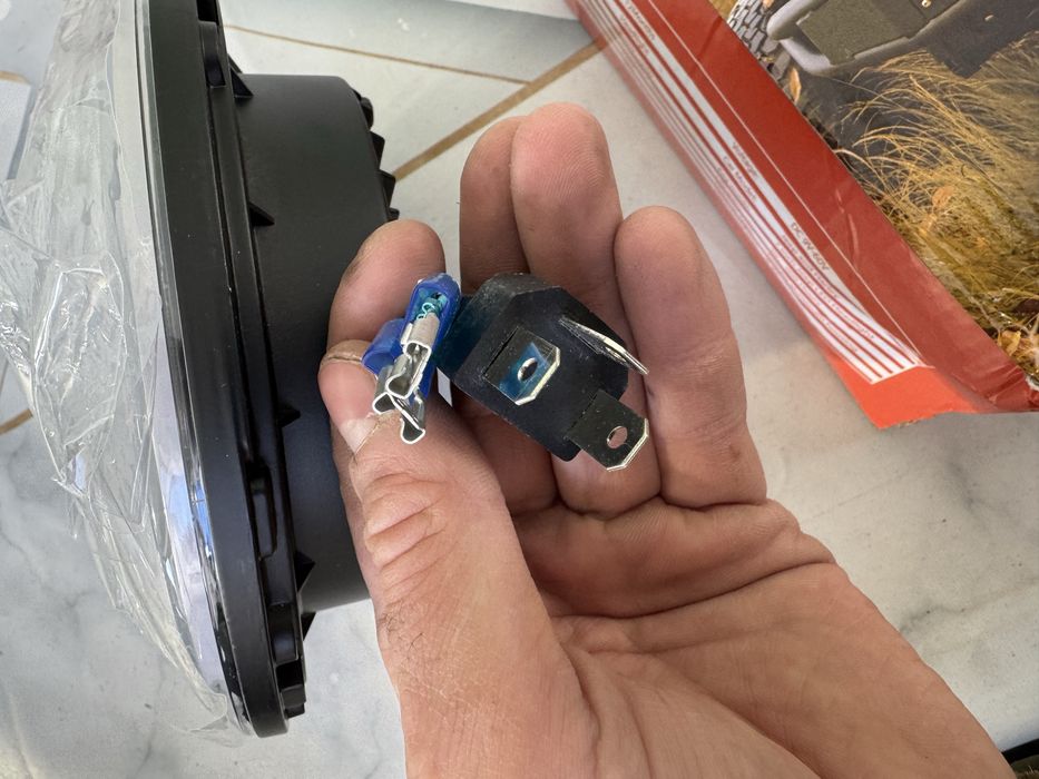 Faruri si stopuri pentru nissan patrol y60