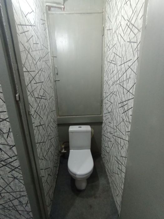 Chilonzor tumani al Xorazmiy krugi oldida ko'p qavatli uy