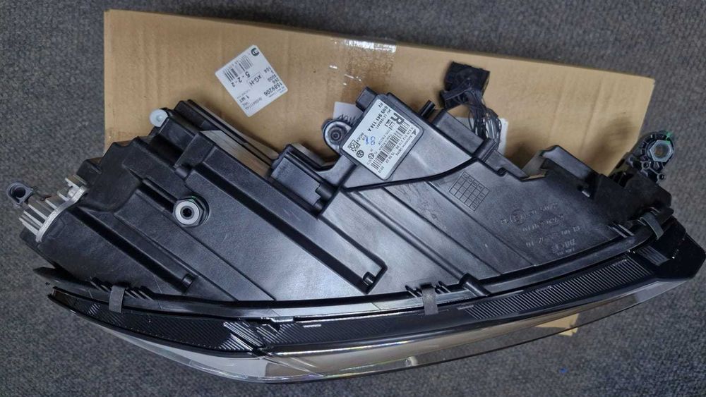 Фара R LED Оригинал VW POLO