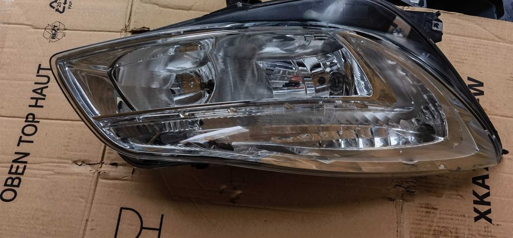 Преден фар HELLA  Opel Insignia/Опел Инсигния