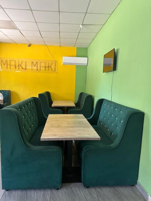 Диван для кафе в хорошем состояний
