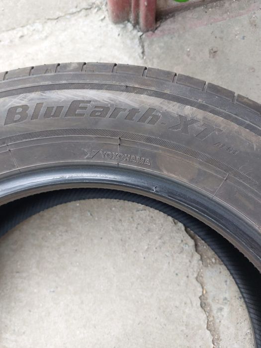 Anvelope Yokohama BluEarth XT AE61  235/60R18 103H