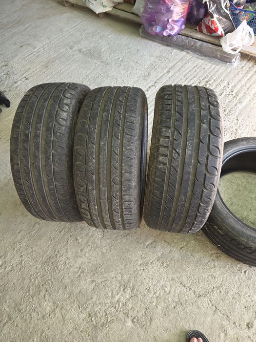 Se vinde un set jante si cucucuri de vara Mercedes, si un set caucucuri vara noi