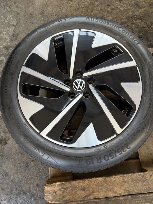 Jante originale VW Tiguan Tayron ID7 cu anvelope alseason 235/50 19