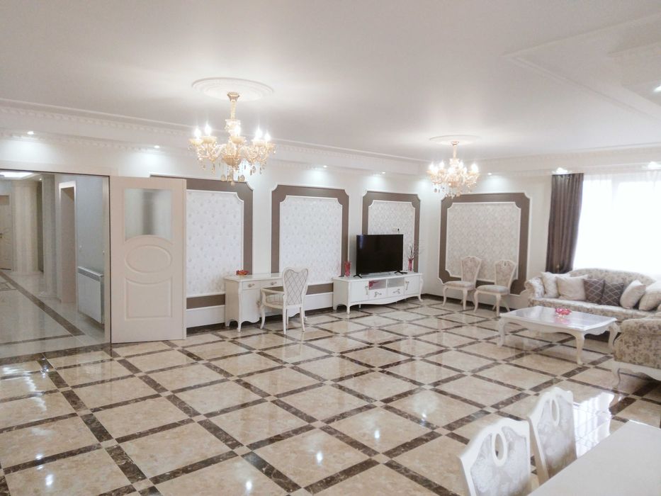 Дава се под наем Многостаен апартамент в Варна, Възраждане 3 - 300 кв.м за 1500 € - Снимка #9