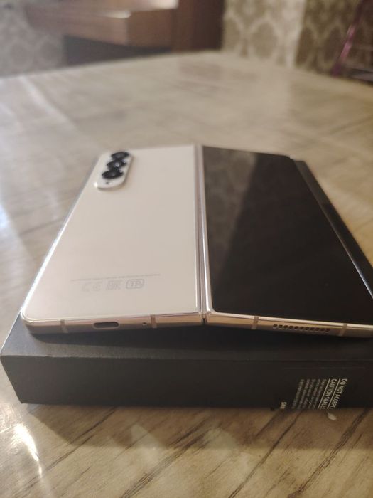 Samsung z fold 4/512