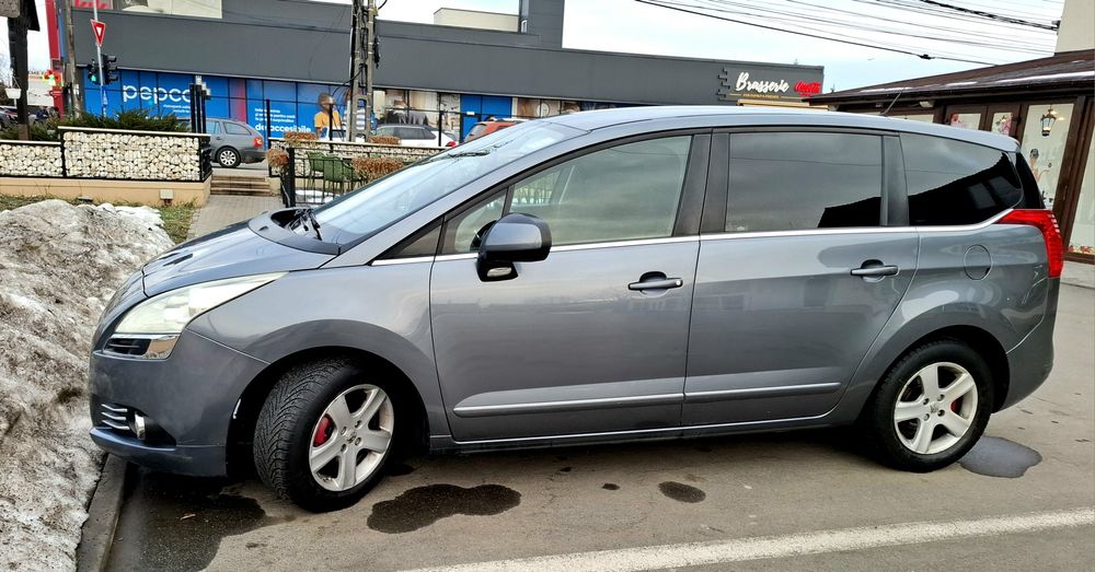 Proprietar vând Peugeot 5008 1.6 HDI, 112cp,2012,7 locuri,euro 5.