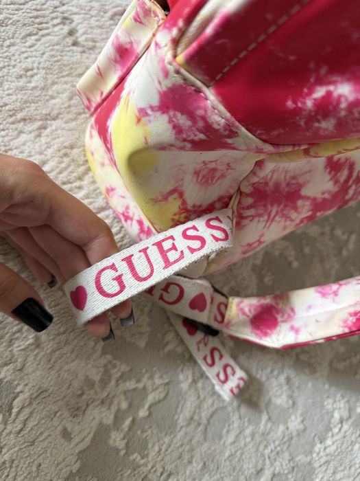 Продам оригинальный рюкзак GUESS