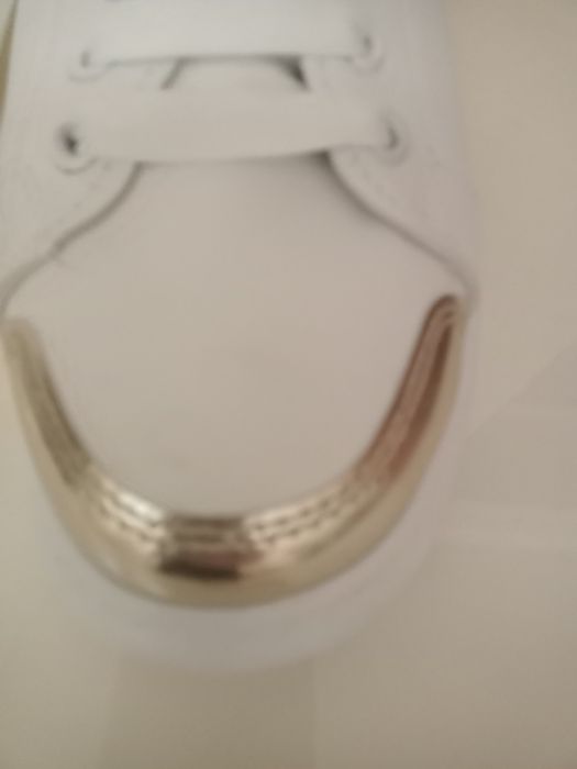 Женские кроссовки