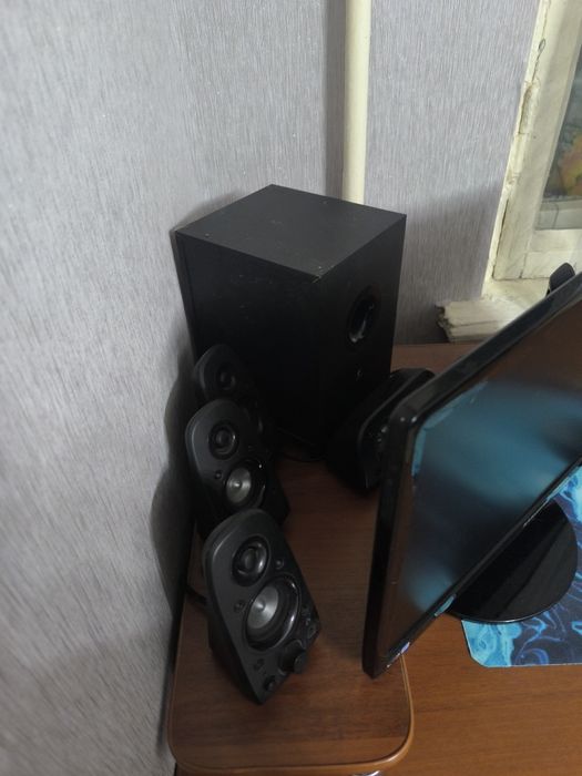 Продам компьютер с компьютерным столом