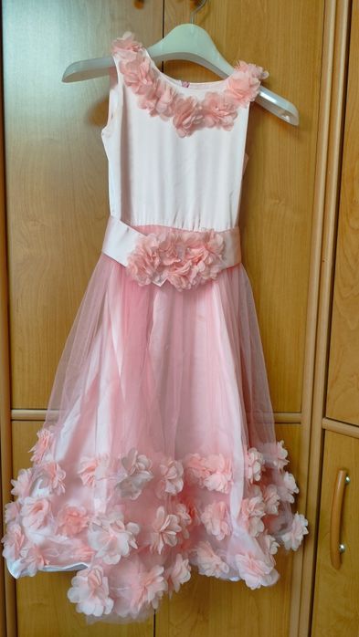 Нарядные платья для девочек