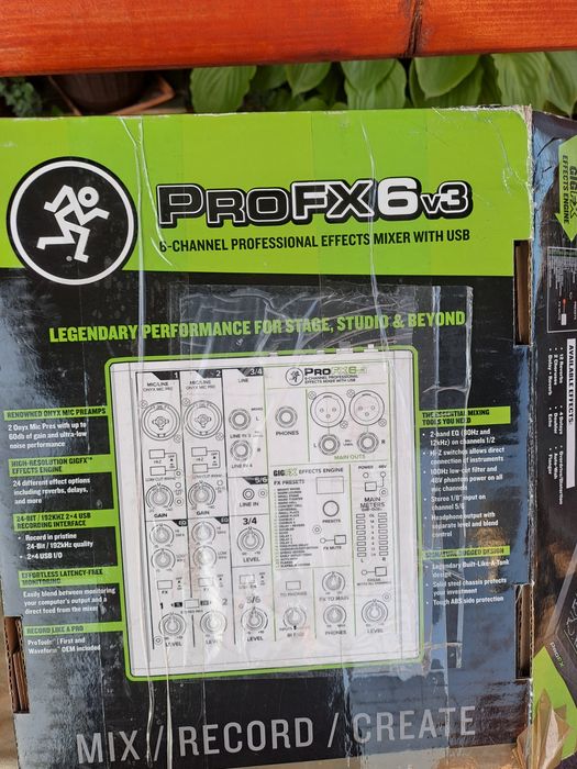 Boxa activa MAC MAH și mixer pasiv Mackie; microfoane wireless behringer