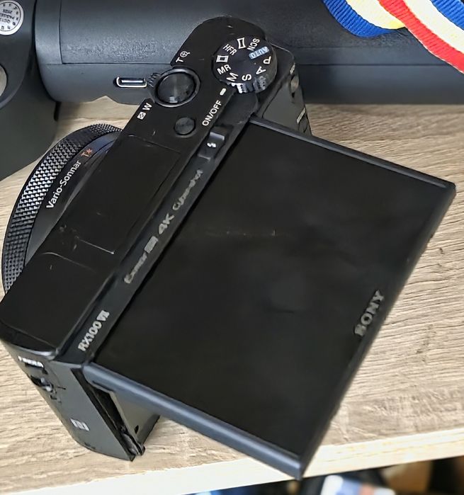 Vând Sony Cyber shot DSC - RX100M7A