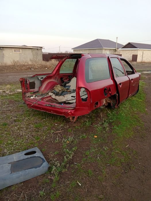 Продам машину на запчасти