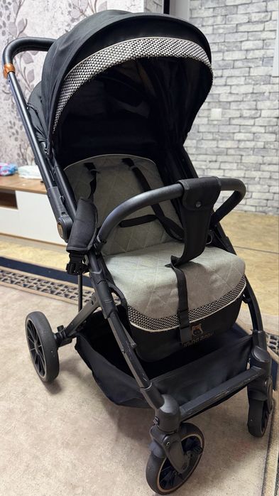 Продам прогулочную коляску