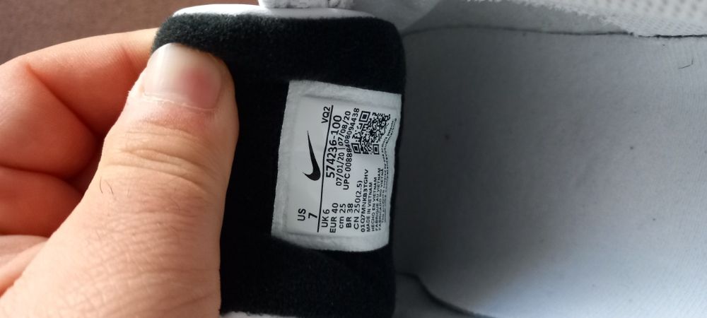 Adidasi Nike marime 40