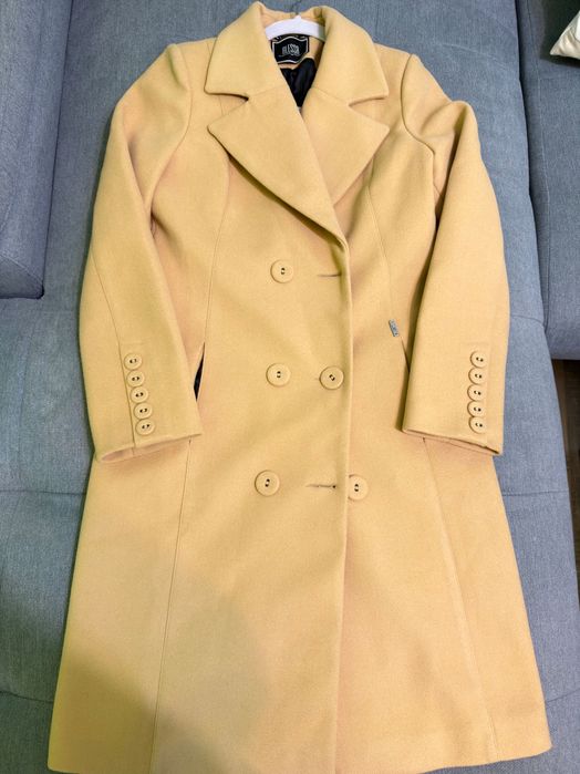 Палто и дънки Алеса