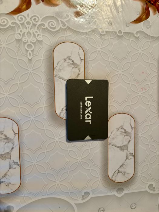 Продам SSD LEXAR 256GB