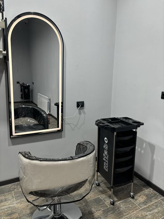 Зеркало.кресло парикмахерская продается