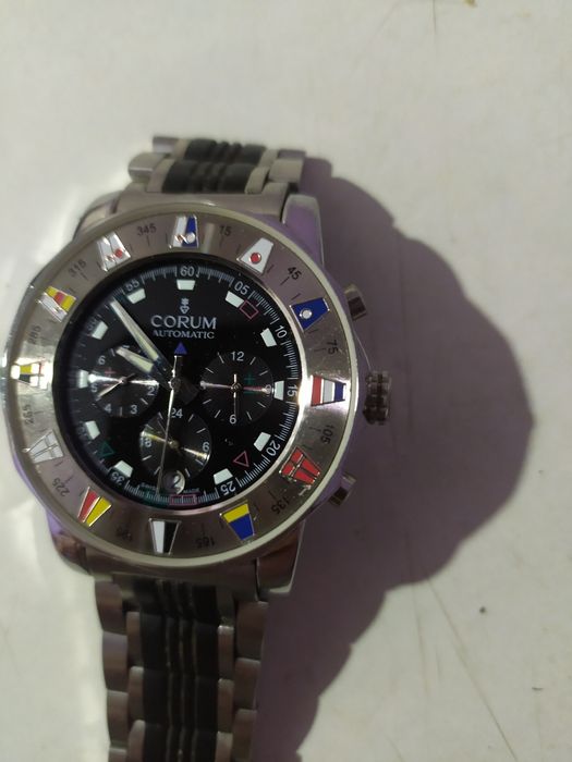 Швейцарски часовник Corum автомат