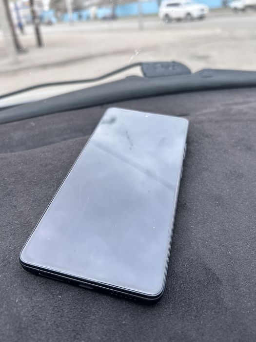 Продам новый Redmi Note 12 Pro+