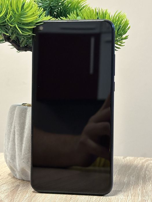 Продавам Honor View 20 (PCT-L29) – 6GB RAM / 128GB – Отлично състояние